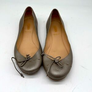 Fendi leather ballet flats made in Italy EU 37. US 6.